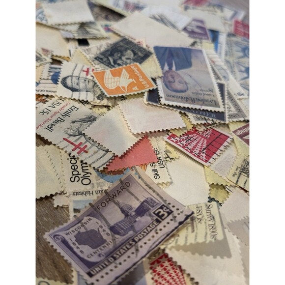 Stamp Collection Assorted USPS Postage 10, 5 Cents Various Vintage Stamps +200 - Picture 1 of 11